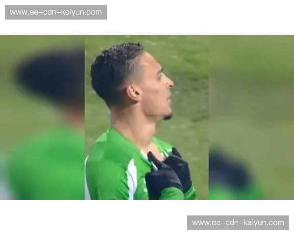 绿茵之魂的宿命对决：沙佩科恩斯vs防卫者，南美足球的铁血与浪漫